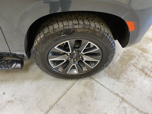 Used 2021 Chevrolet Tahoe Z71 w/ Luxury Package image 14