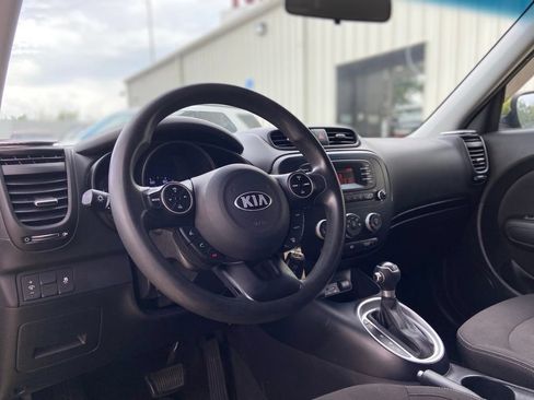 Used 2015 Kia Soul FWD image 14
