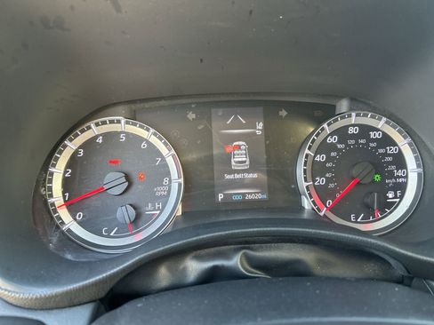 Used 2022 Toyota Highlander LE image 10