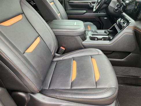Used 2025 GMC Sierra 2500 AT4 w/ AT4 Premium Plus Package image 12