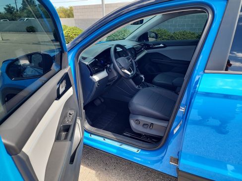 Certified 2024 Volkswagen Taos SE FWD image 14