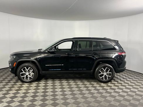 Used 2024 Jeep Grand Cherokee Limited image 5