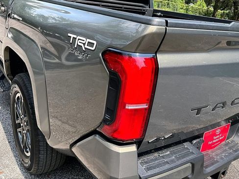 Used 2024 Toyota Tacoma TRD Sport AWD/4WD image 20