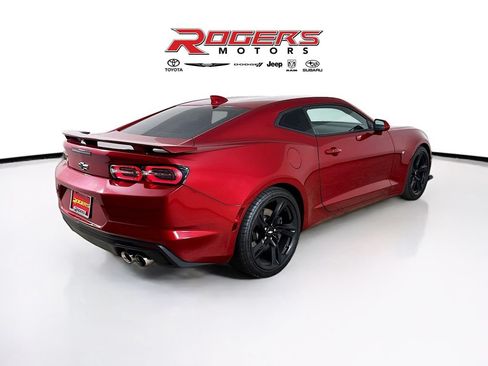 Used 2019 Chevrolet Camaro SS RWD image 8