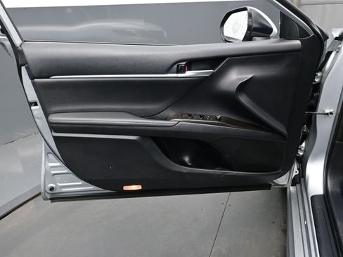 Used 2024 Toyota Camry XSE image 9