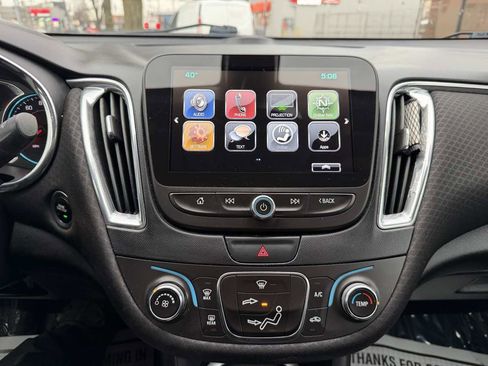 Used 2017 Chevrolet Malibu LT image 32