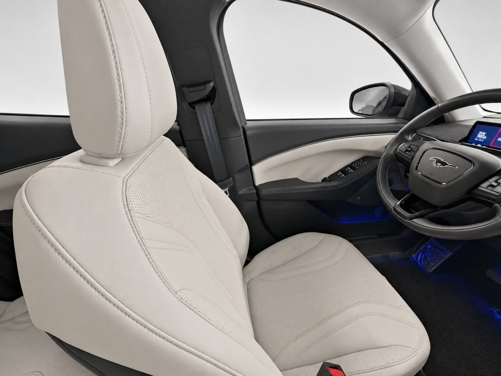 Used 2023 Ford Mustang Mach-E Premium RWD image 18
