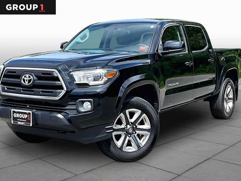 Used 2017 Toyota Tacoma SR5 w/ Tow Package AWD/4WD image 1
