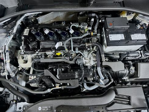 Used 2024 Toyota Corolla Cross LE FWD image 31