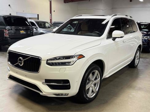 Used 2018 Volvo XC90 T6 Momentum w/ Convenience Package AWD/4WD image 13