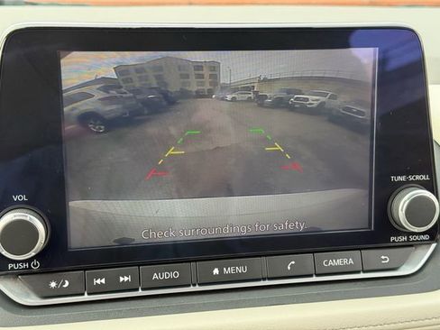 Used 2024 Nissan Rogue SV image 16