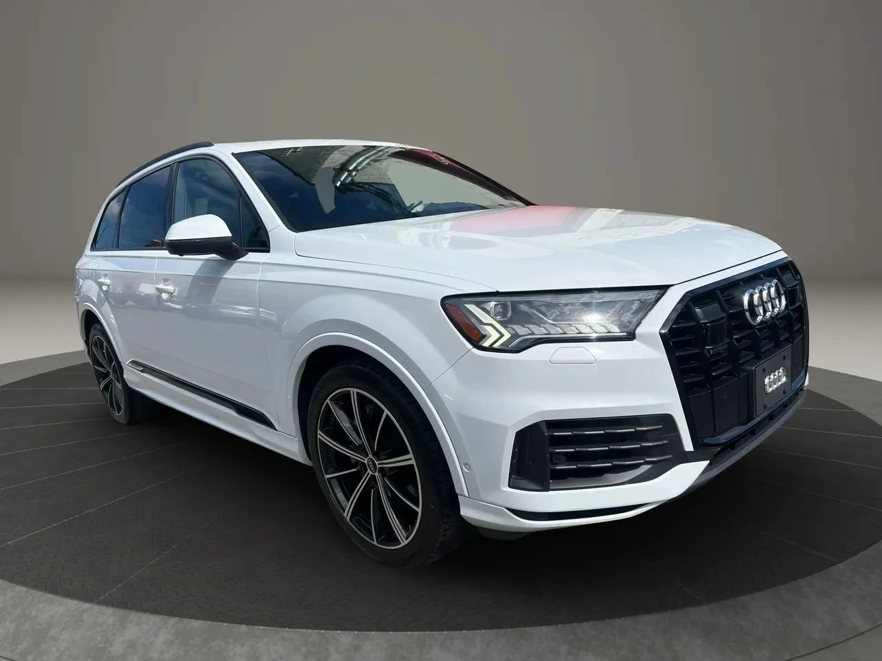 Used 2021 Audi Q7 3.0T Prestige w/ Prestige Package AWD/4WD image 3