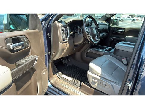 Used 2020 Chevrolet Silverado 1500 LTZ w/ LTZ Premium Package AWD/4WD image 3