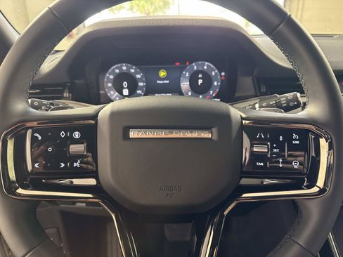Used 2026 Land Rover Range Rover Evoque S AWD/4WD image 32
