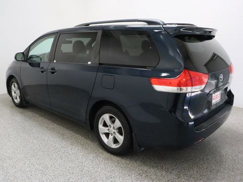 Used 2011 Toyota Sienna LE image 9