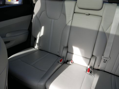 Certified 2025 Kia Sorento S w/ Panoramic Sunroof Package image 12