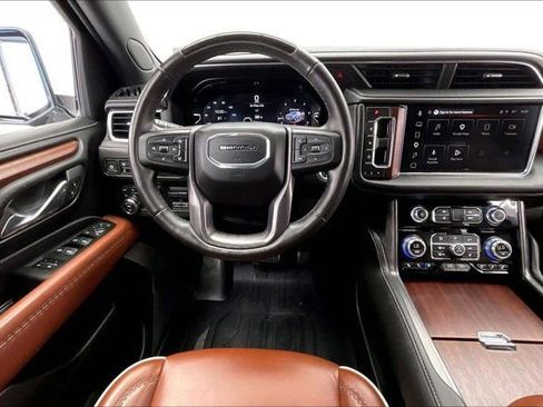 Used 2023 GMC Yukon Denali Ultimate AWD/4WD image 4