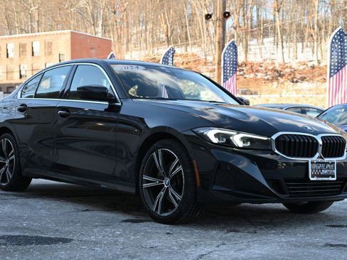 Used 2024 BMW 330i xDrive Sedan w/ Premium Package image 9