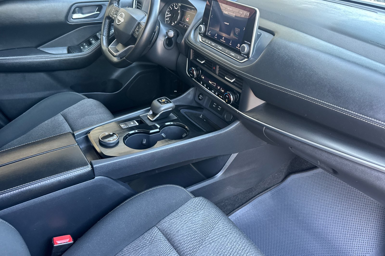 Certified 2025 Nissan Rogue SV AWD/4WD image 20