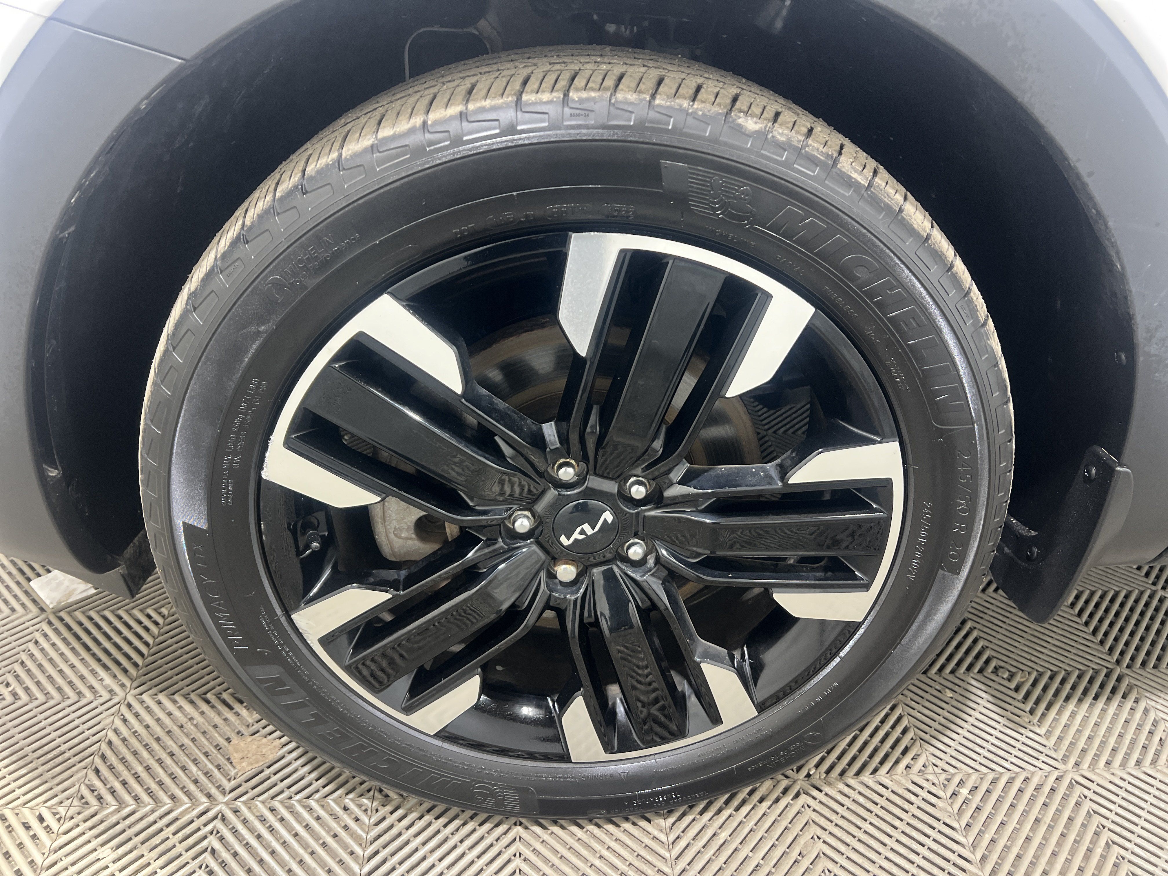 Used 2023 Kia Telluride SX AWD/4WD image 5