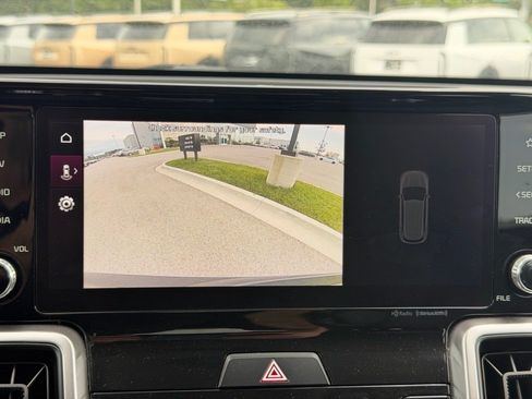 Used 2022 Kia Sorento S AWD/4WD image 16