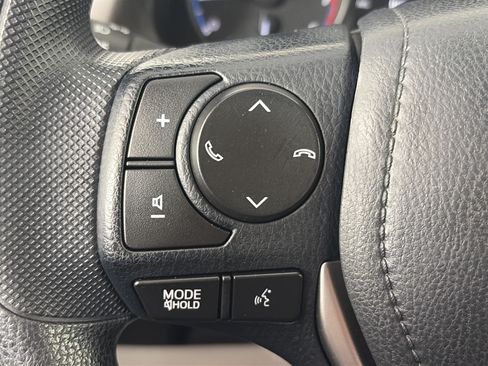 Used 2018 Toyota RAV4 LE w/ All Weather Liner Package FWD image 28
