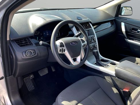 Used 2011 Ford Edge SE FWD image 19