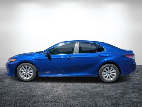 Used 2018 Toyota Camry LE FWD image 7