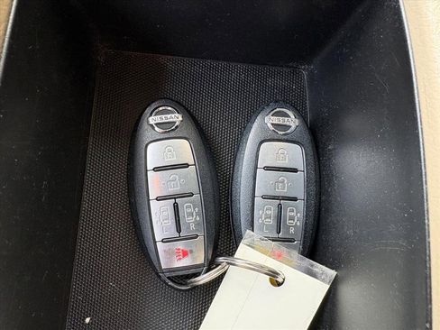 Used 2013 Nissan Quest SV w/ Leather Pkg image 23