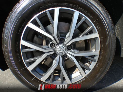 Used 2018 Volkswagen Tiguan SE w/ Panoramic Sunroof Package AWD/4WD image 20