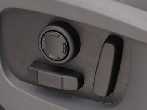 Used 2022 Land Rover Defender 110 SE image 41