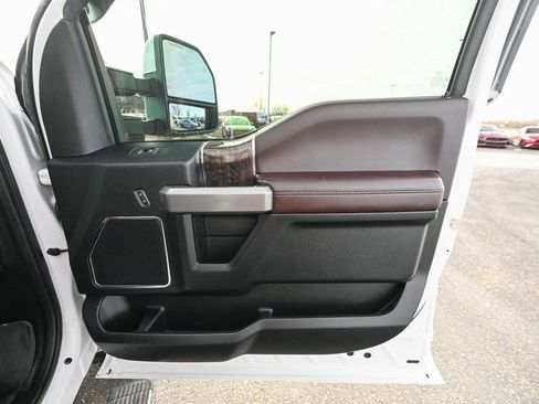 Used 2017 Ford F250 Platinum w/ Platinum Ultimate Package image 26