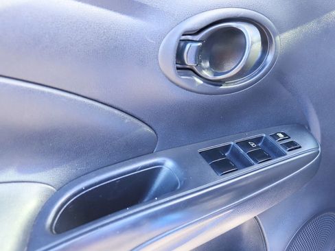 Used 2012 Nissan Versa SV image 37