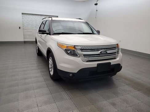 Used 2014 Ford Explorer XLT w/ Equipment Group 202A FWD image 13