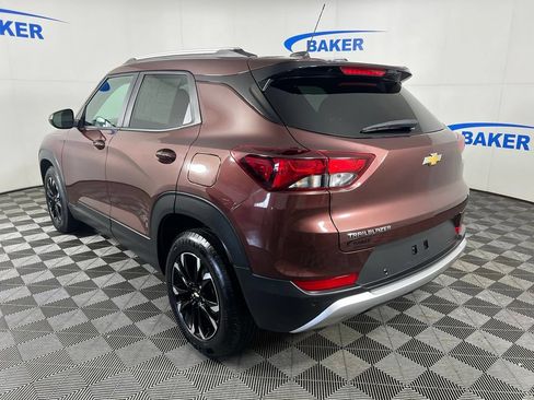 Certified 2022 Chevrolet TrailBlazer LT w/ Convenience Package FWD image 3
