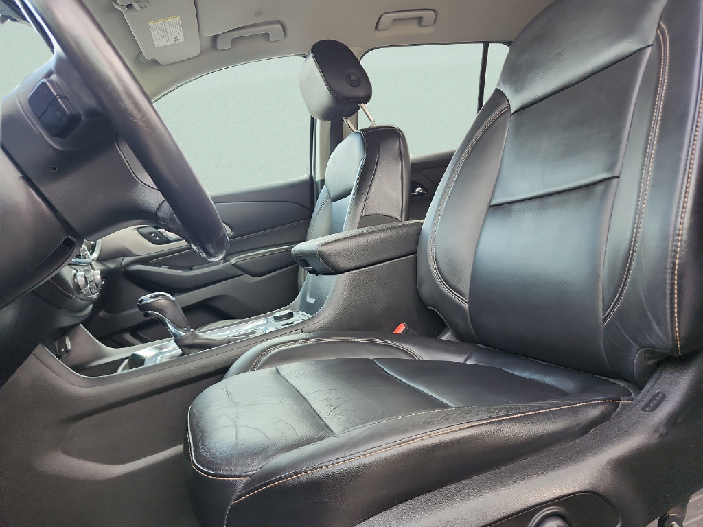 Used 2018 Chevrolet Traverse LT FWD image 21