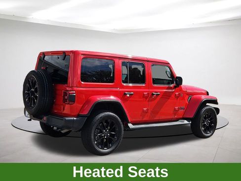 Used 2025 Jeep Wrangler Unlimited Sahara AWD/4WD image 7