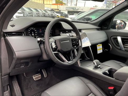 New 2026 Land Rover Discovery Sport Landmark image 10