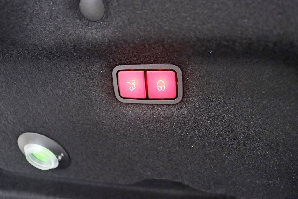 Used 2023 Mercedes-Benz SL 63 AMG 4MATIC image 39