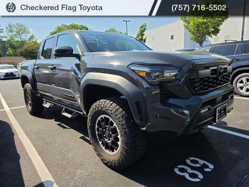 Used 2025 Toyota Tacoma TRD Off-Road w/ TRD Off Road Premium Package AWD/4WD image 3