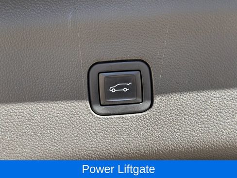 Used 2022 Buick Enclave Essence w/ Experience Buick Package image 12