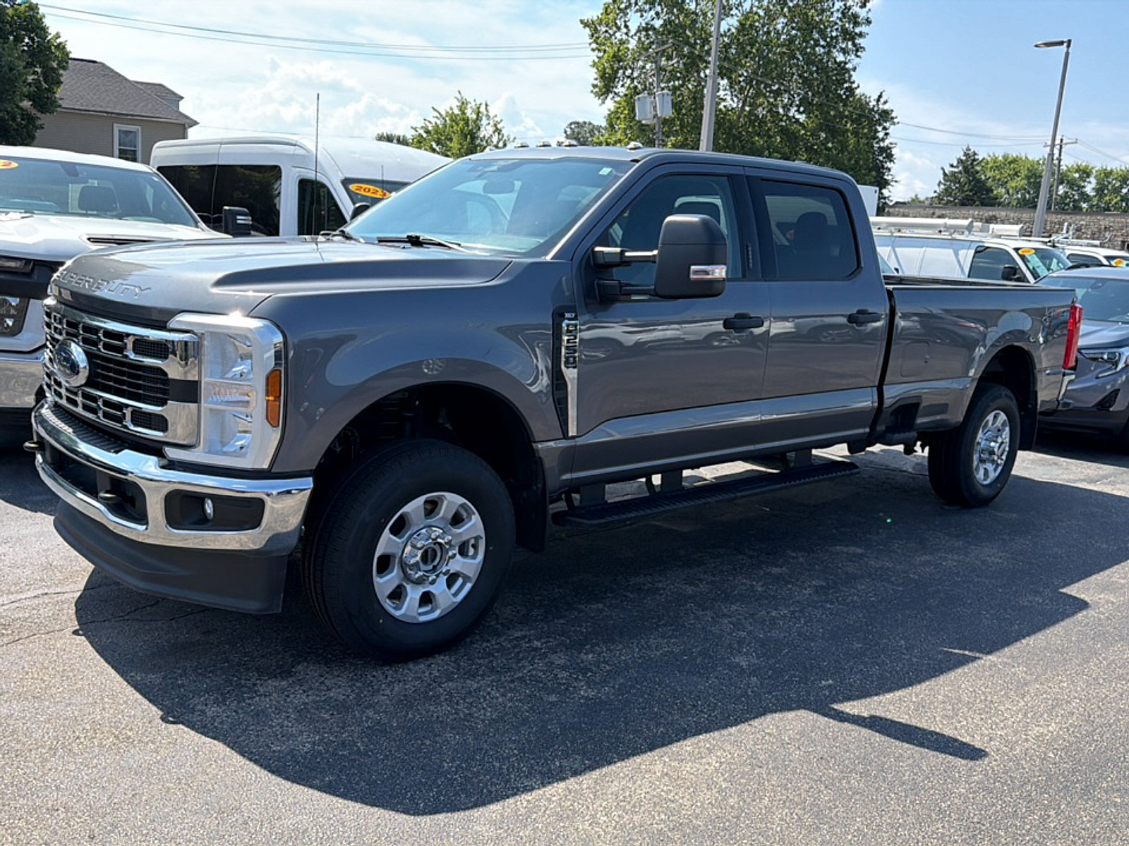 Used 2024 Ford F250 XLT w/ Snow Plow Prep Package AWD/4WD image 4
