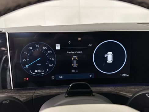 Used 2024 Hyundai Santa Fe Calligraphy image 17