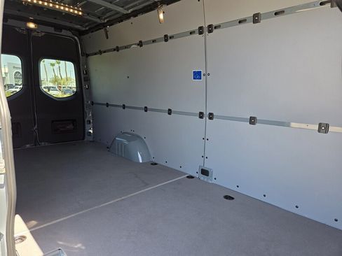 Used 2025 Mercedes-Benz Sprinter 2500 image 16