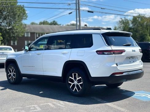 Used 2023 Jeep Grand Cherokee L Limited w/ Luxury Tech Group II AWD/4WD image 6
