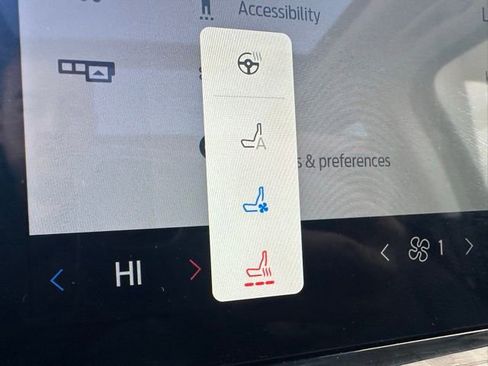 Certified 2025 Ford Expedition Platinum image 22