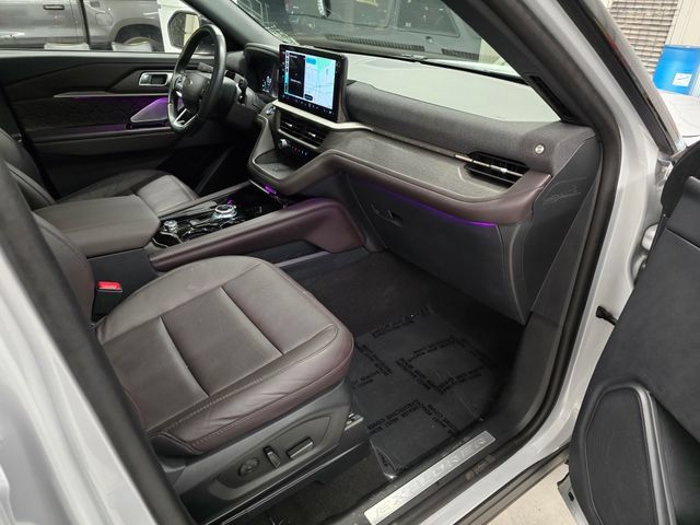 Used 2025 Ford Explorer Platinum w/ LUX Leather Package AWD/4WD image 37