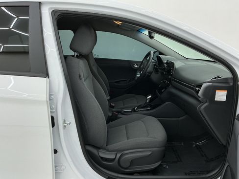 Used 2021 Hyundai Ioniq SE FWD image 15