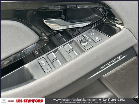 Used 2025 Land Rover Range Rover Evoque S AWD/4WD image 17