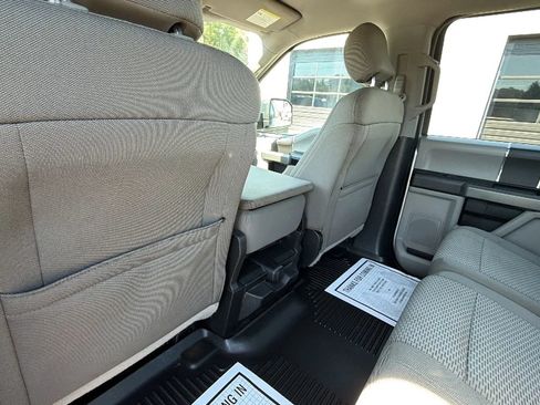 Used 2017 Ford F150 XLT AWD/4WD image 33